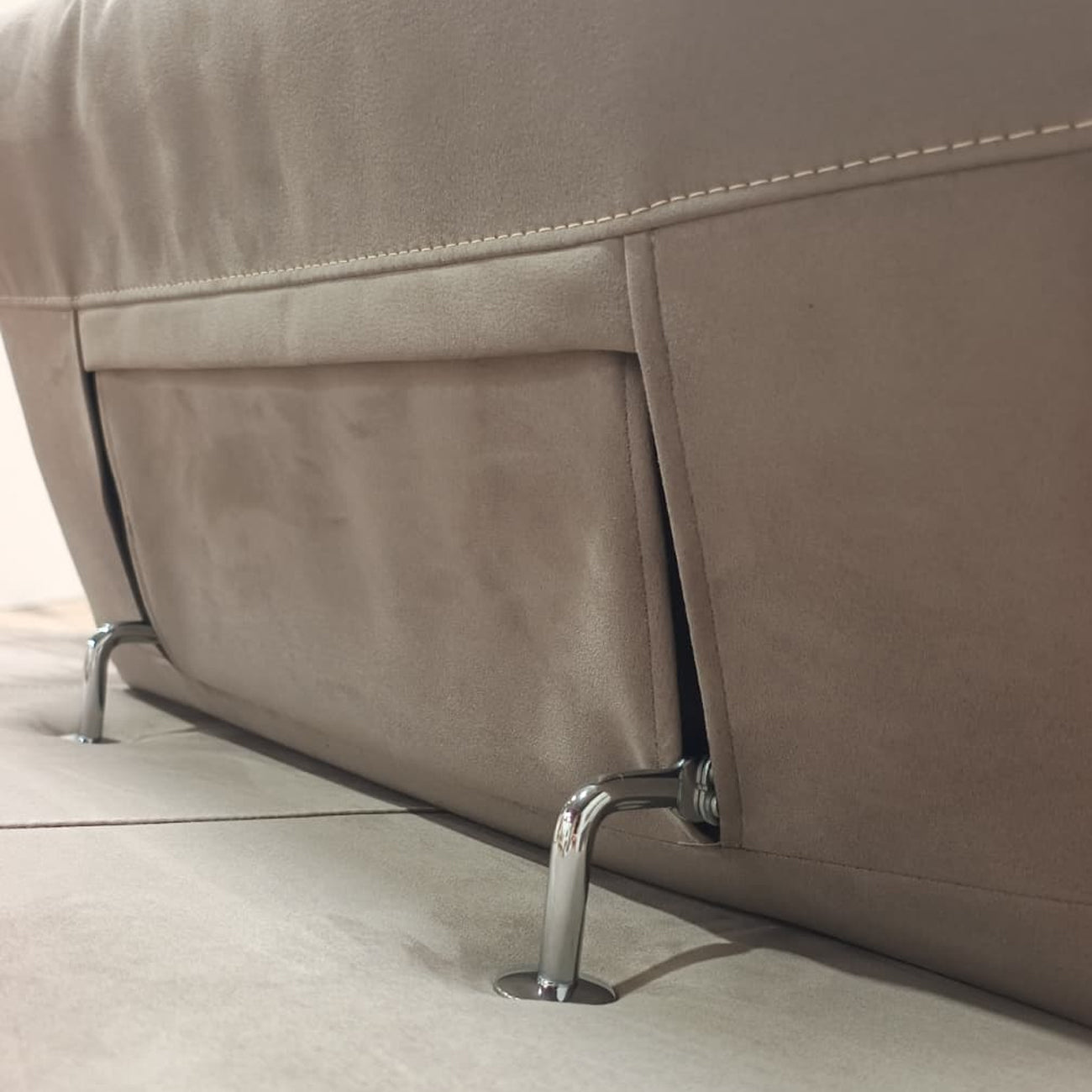 Divano Calipso Angolare | Divano con Letto Estraibile, Pouf Contenitore e Poggiatesta Reclinabili