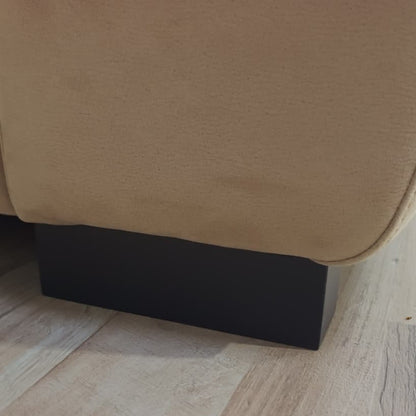 Divano Isabel 3 Posti con Piedini in Legno | Comfort, Design e Robustezza